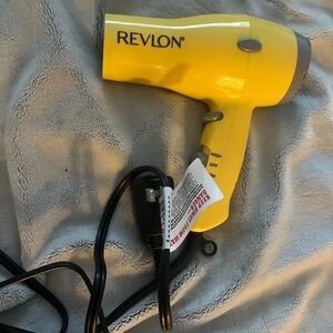Revlon Vibrant Yellow 2 speed Hair Dryer with cool button New without box